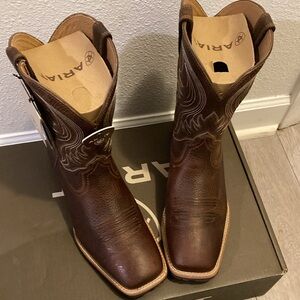 Brand new never been worn Ariat safety toe boots with original box.